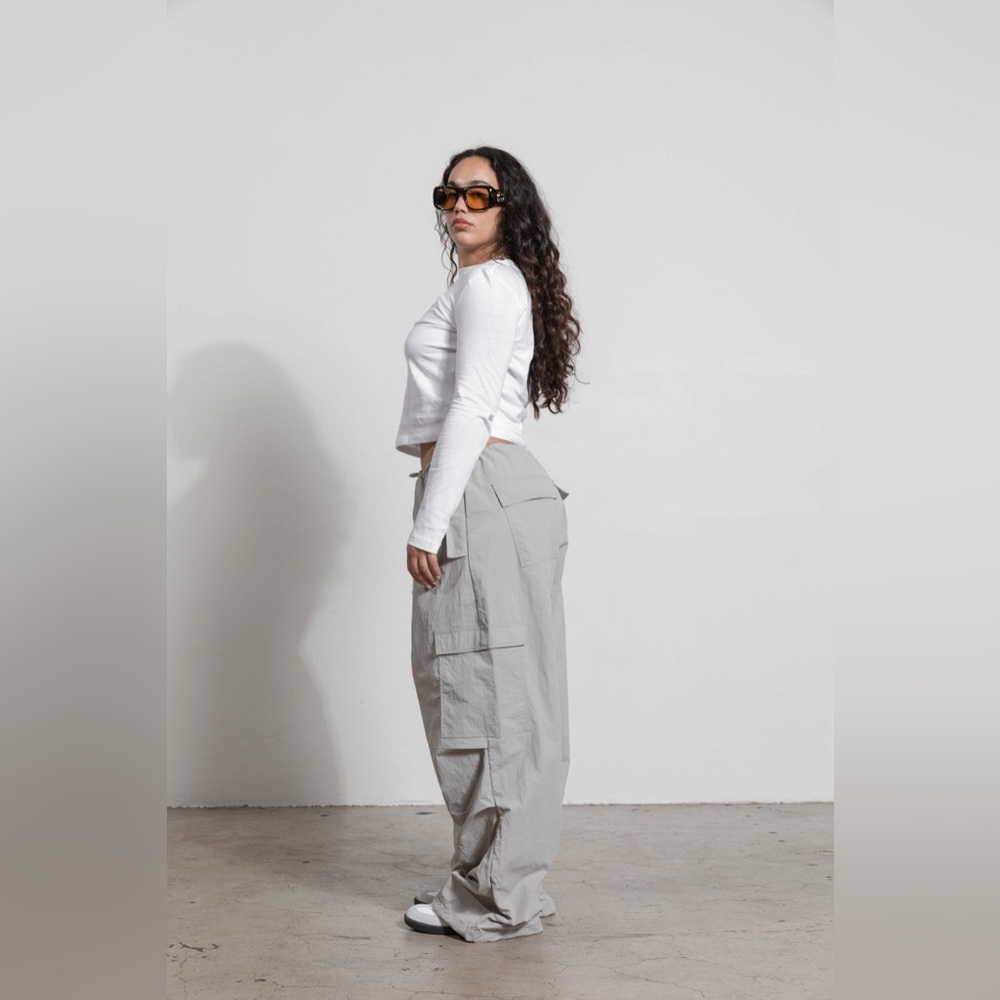 Local European Grey Parachute Cargo Pants Baggy Gorpcore Y2K Dancer Size M/L - Picture 3 of 14